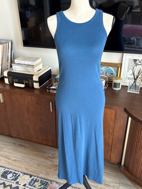 Uniqlo Dresses & Skirts - Uniqlo Blue Ribbed Tank Midi Dress
